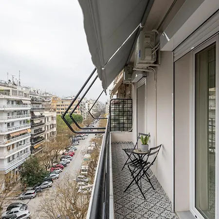 Olympou Comfy Center * テッサロニキ